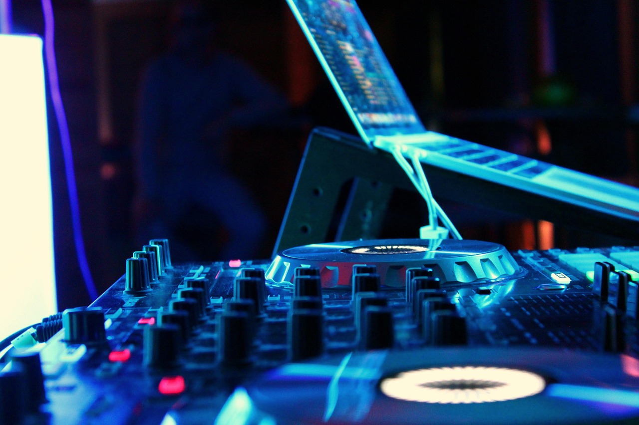 How to Build a DJ Setup on a Budget